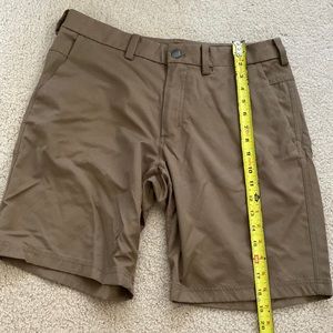 Lululemon commission shorts 9”, artifact size 32